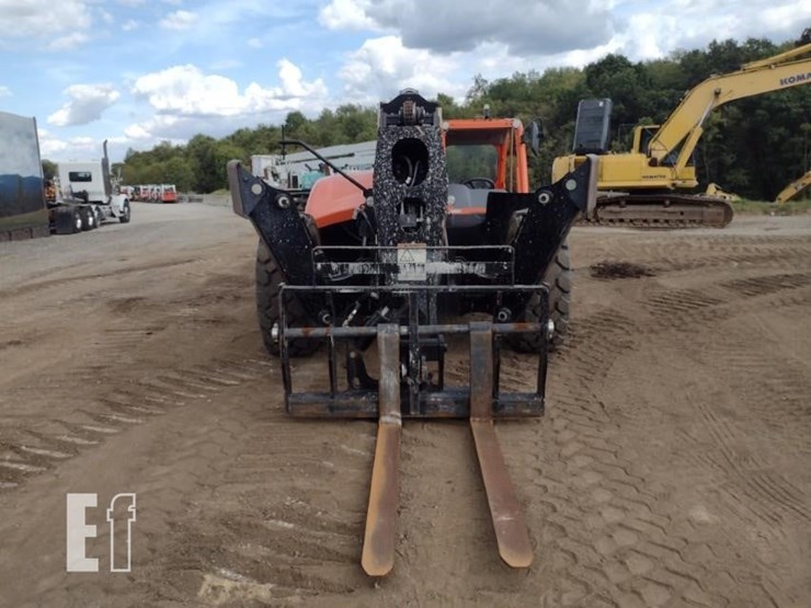 2023-jlg-1055-image-2