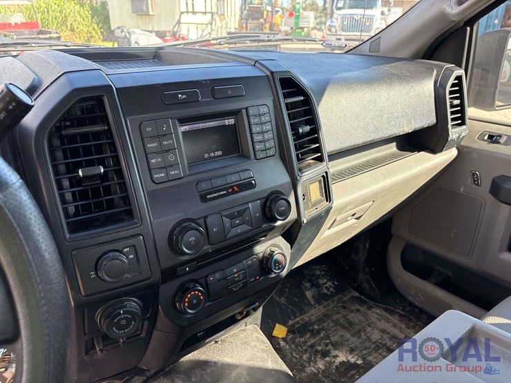 2017-ford-f150-image-15