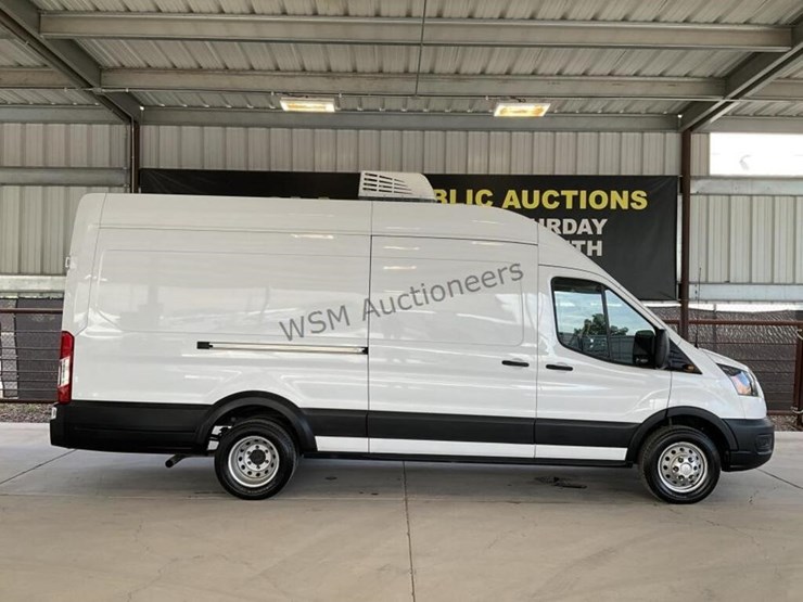 2022-ford-transit-image-1