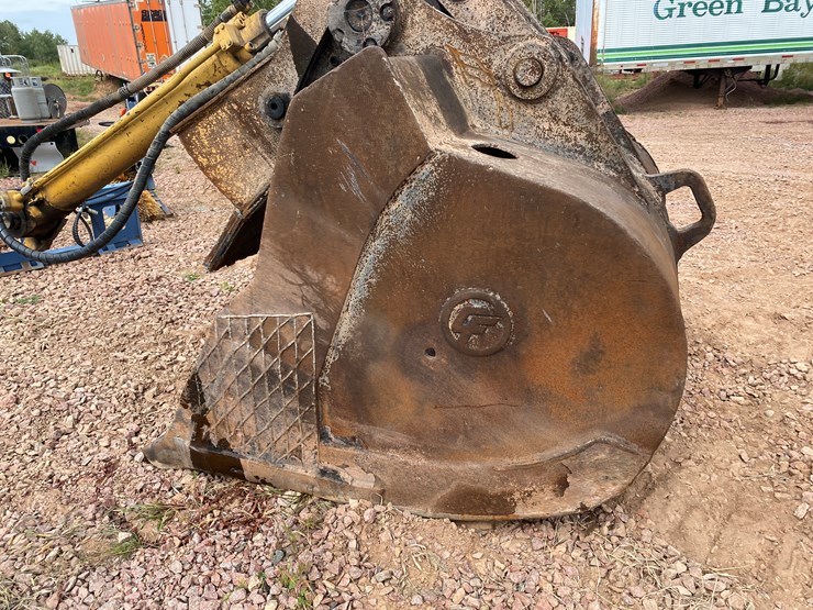 caterpillar-345-image-12