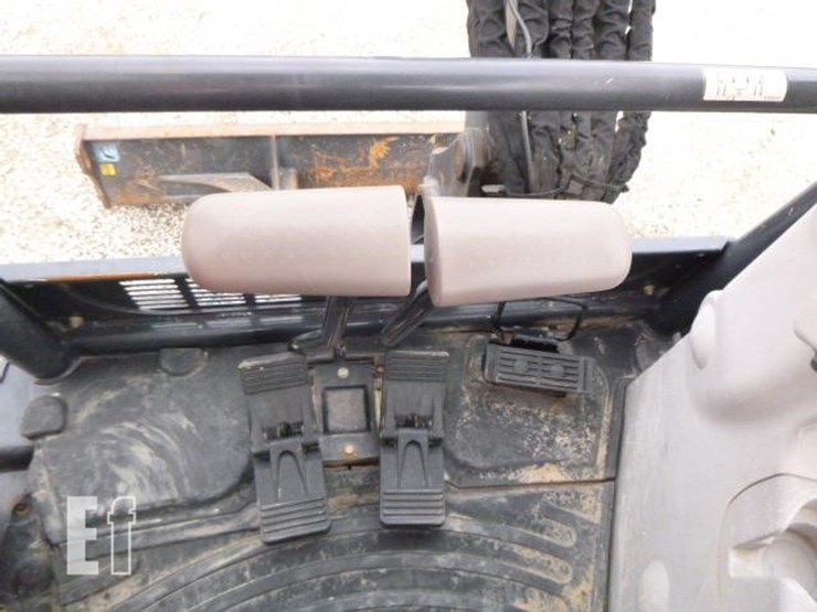 2021-takeuchi-tl8r-image-7