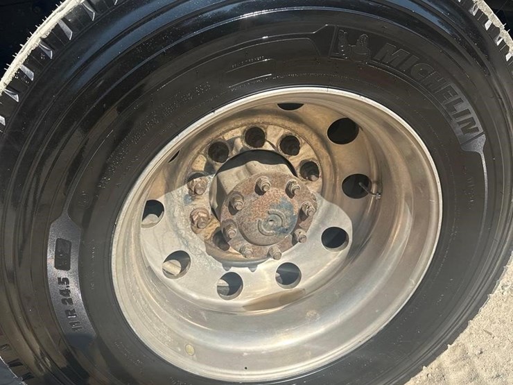 2018-kenworth-t880-image-15