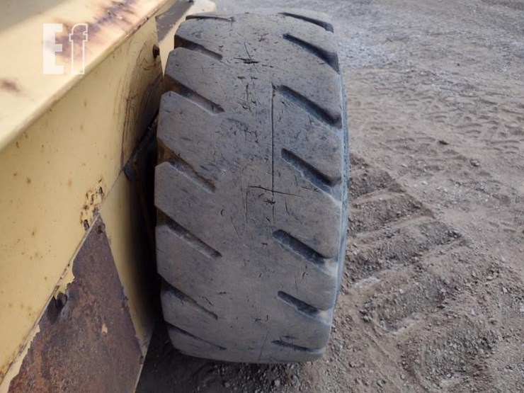 new-holland-lx885-image-19