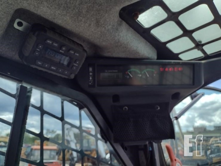 2020-deere-325g-image-7