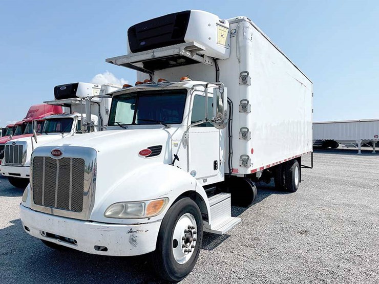 2014-peterbilt-337-image-1