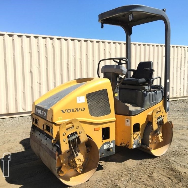 2017 VOLVO DD25B