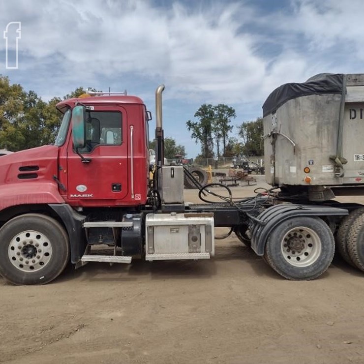 2012 MACK PINNACLE CXU613