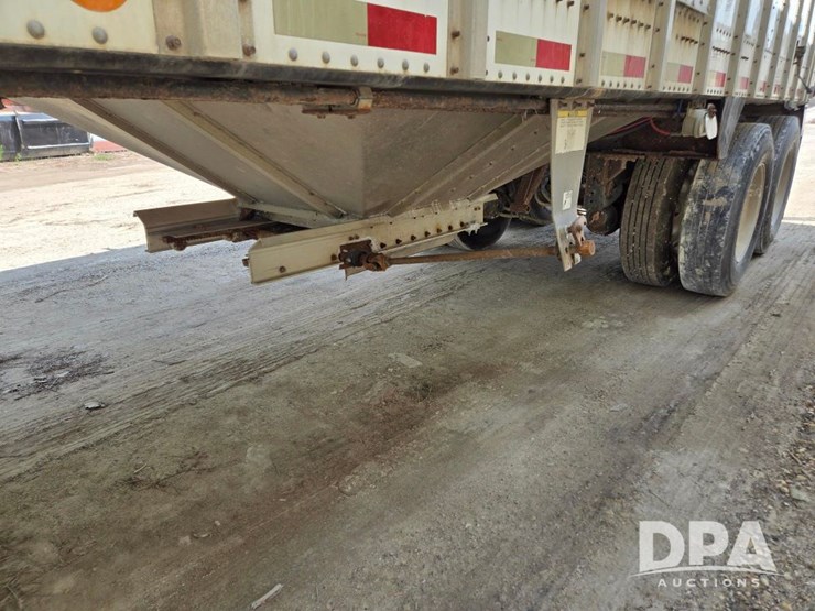2013-merritt-grain-hopper-image-5