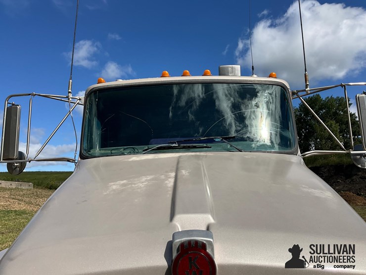 2007-kenworth-t300-image-12