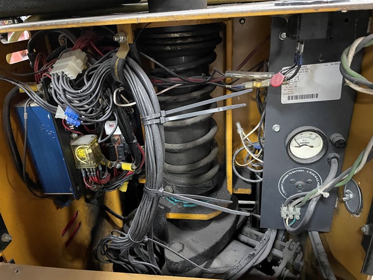 #8015-•-big-joe-electric-walk-behind-forklift-image-7
