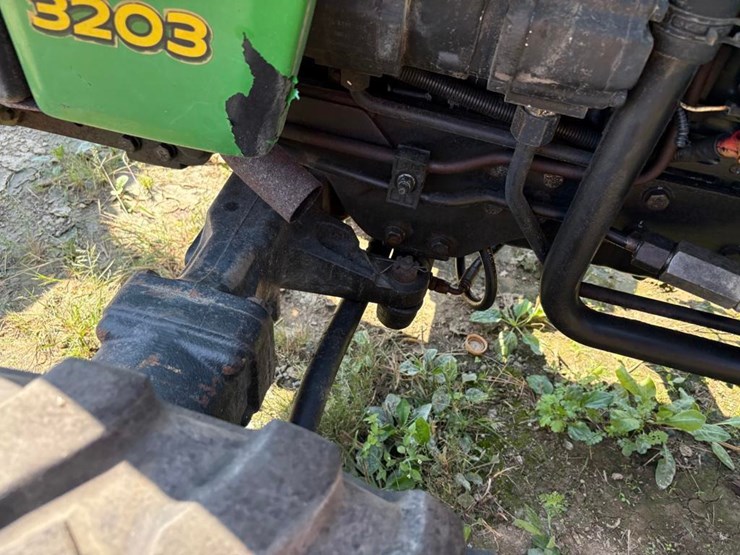 john-deere-3203-image-16