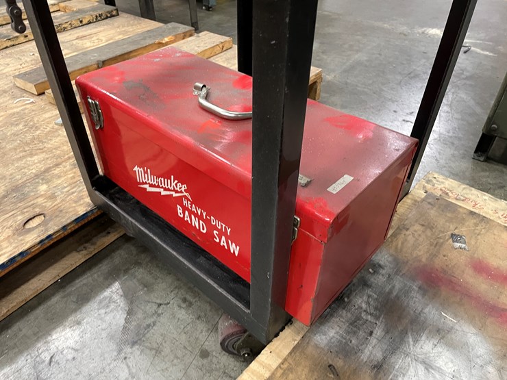 #8058-•-milwaukee-metal-cutting-band-saw-on-cart-image-4