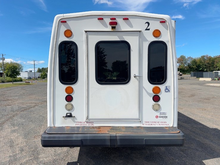2017-ford-e450-image-4