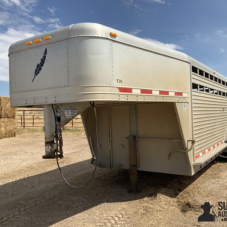 2002 FEATHERLITE 8120