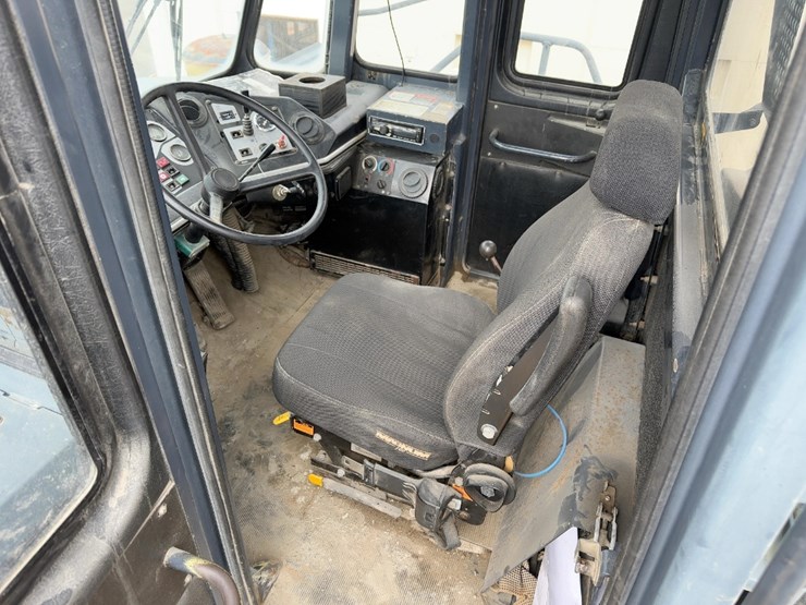 2001-deere-400c-image-24