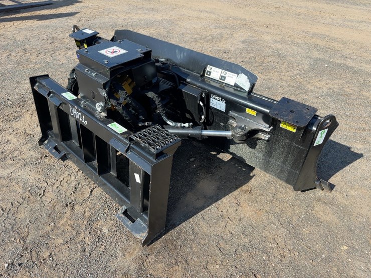 2022-caterpillar-90-image-4