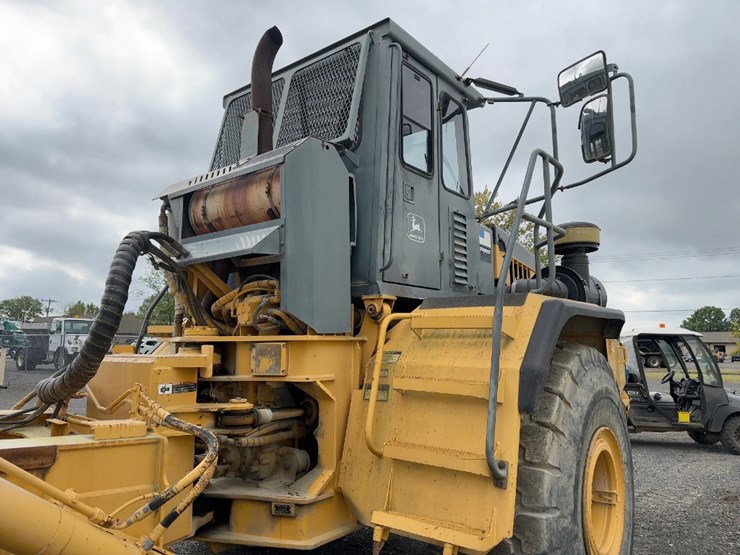 2001-deere-400c-image-19