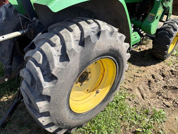 john-deere-3203-image-12