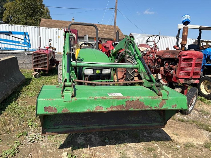 john-deere-3203-image-3