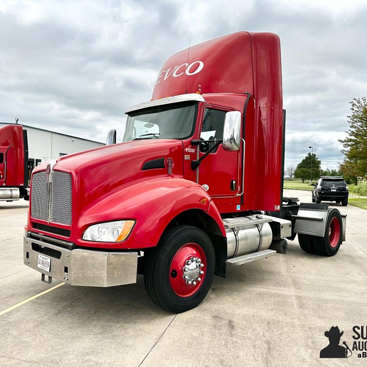 2012 KENWORTH T440