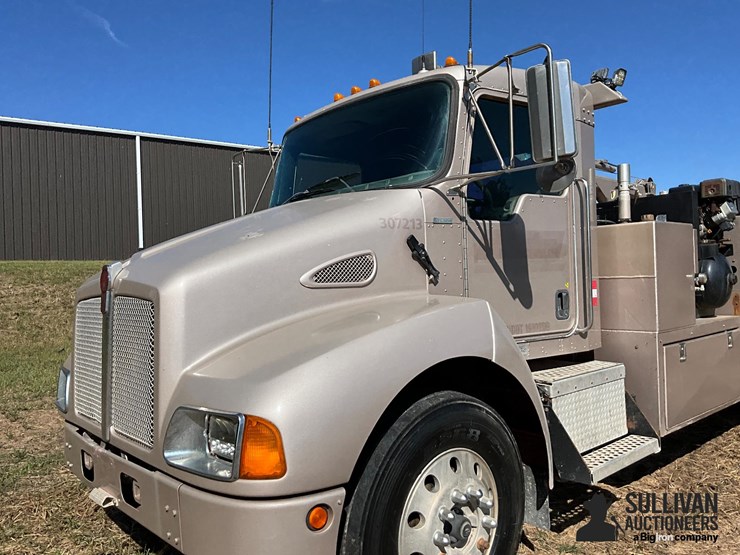 2007-kenworth-t300-image-9