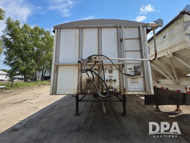 2013-merritt-grain-hopper-image-3