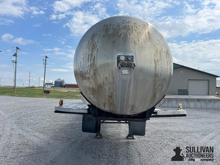 1981-walker-tanker-image-2