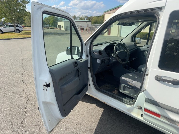2013-ford-transit-connect-image-14