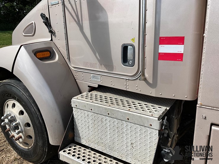 2007-kenworth-t300-image-16
