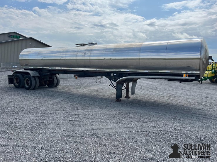 1981-walker-tanker-image-3