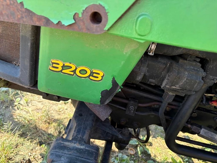 john-deere-3203-image-17
