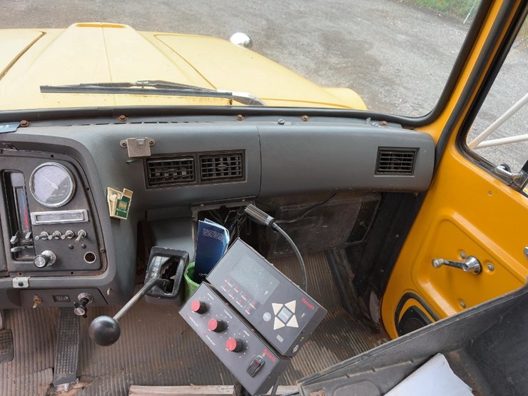 1991-ford-l8000-image-28