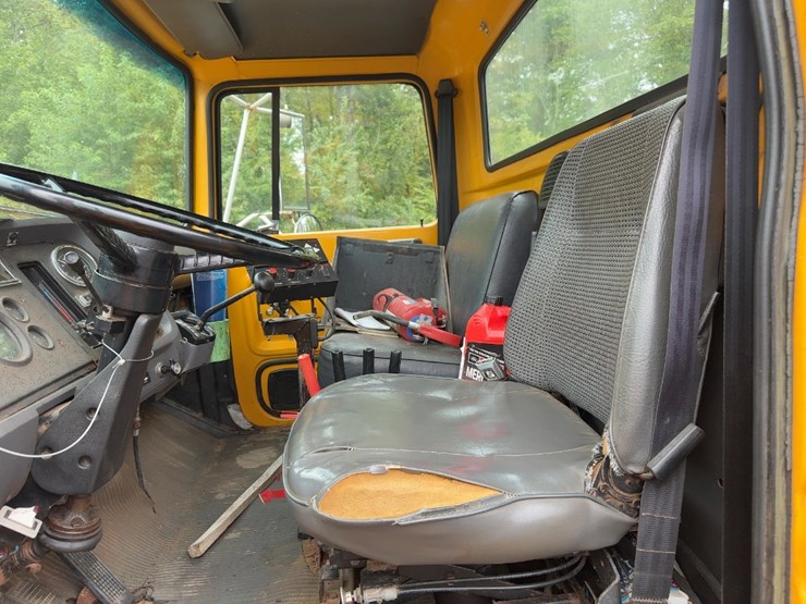 1991-ford-l8000-image-25