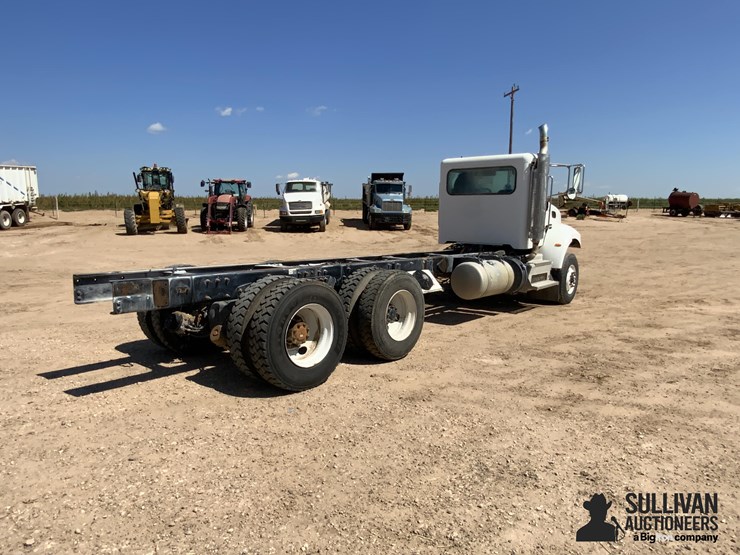 2017-peterbilt-348-image-5