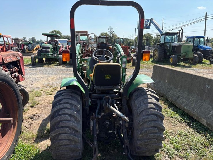 john-deere-3203-image-6
