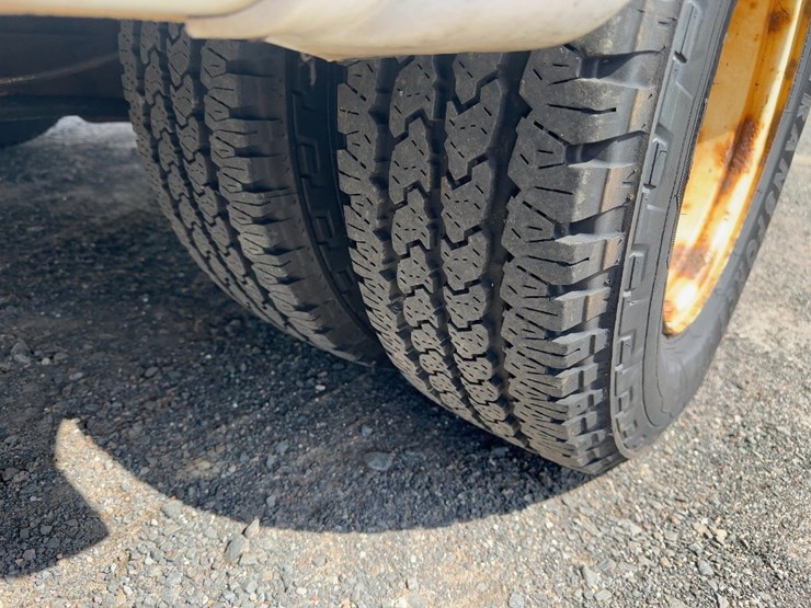 2017-ford-e450-image-10