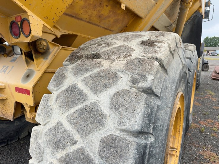 2001-deere-400c-image-8