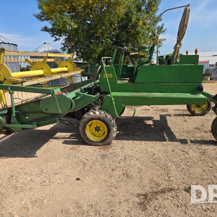 JOHN DEERE 800