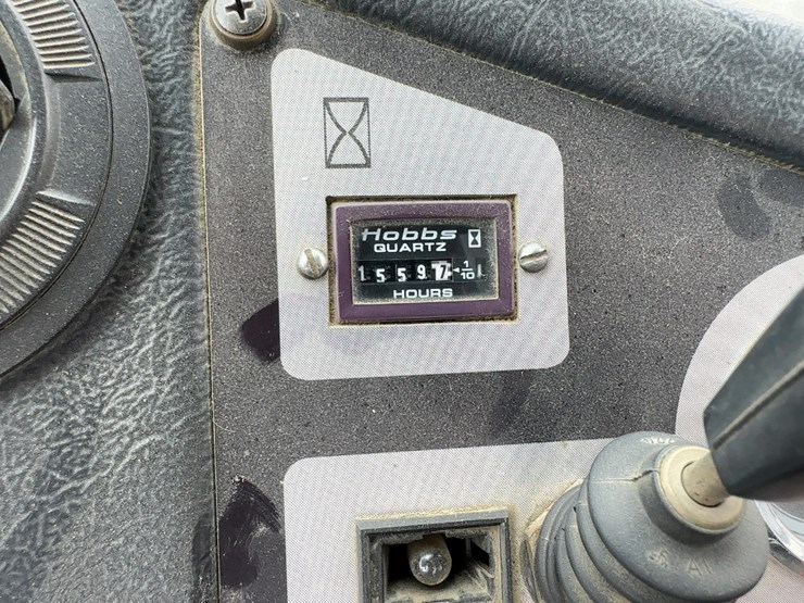 2001-deere-400c-image-29