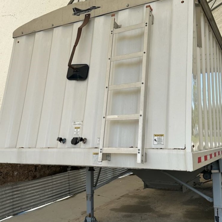 2011 JET HOPPER