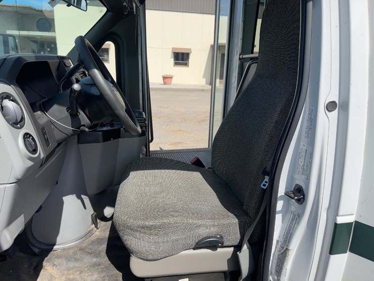 2017-ford-e450-image-23