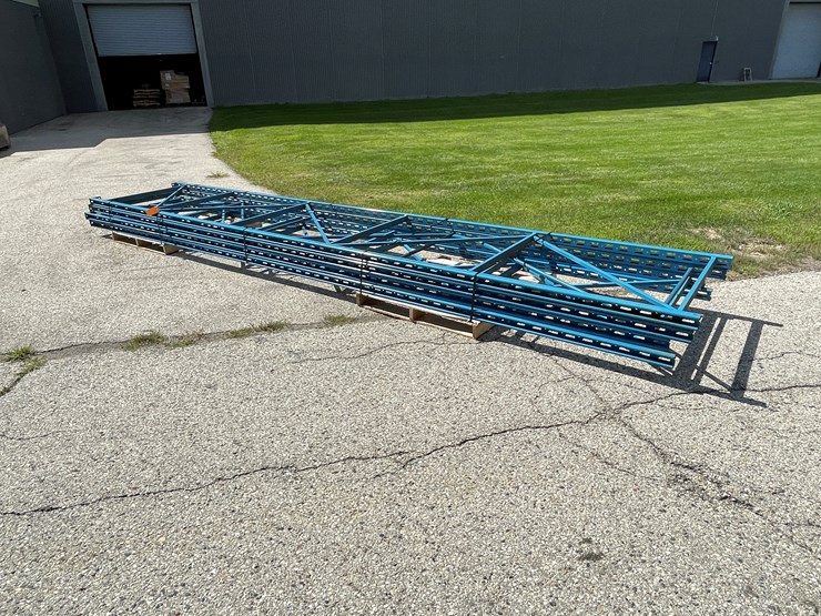 #1352-•-20'-pallet-racking-uprights-image-3