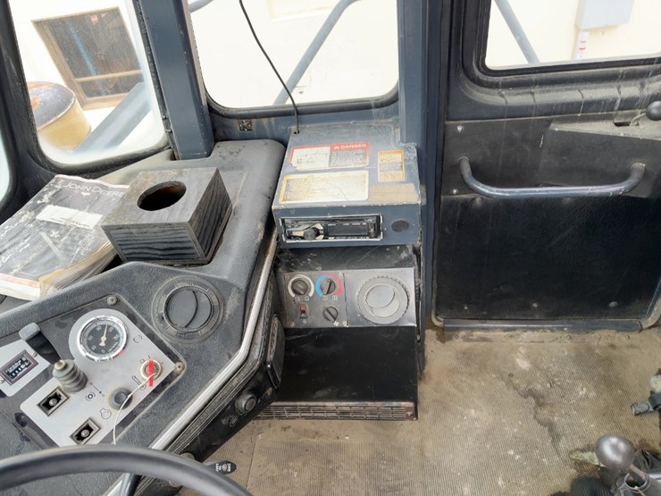 2001-deere-400c-image-25