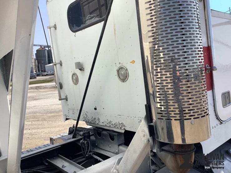 1992-freightliner-fld120-image-18