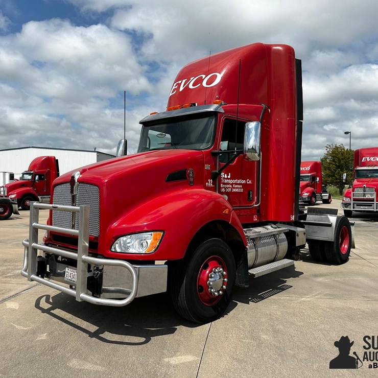 2015 KENWORTH T440