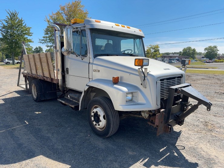 2003-freightliner-fl60-image-7