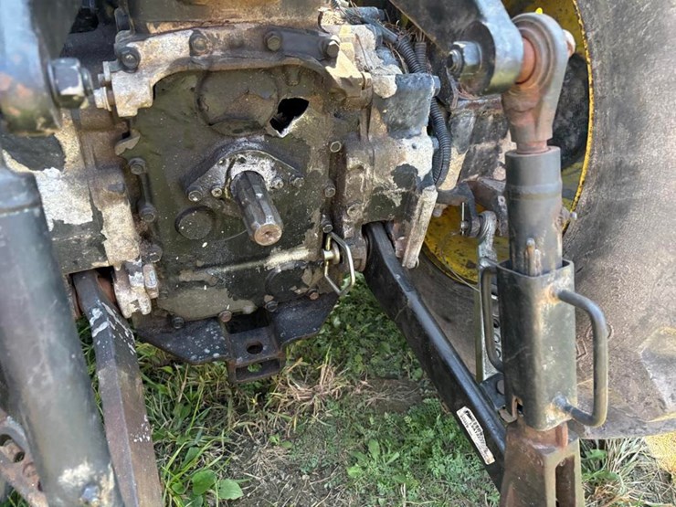 john-deere-3203-image-8