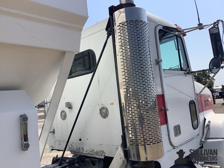 1992-freightliner-fld120-image-19