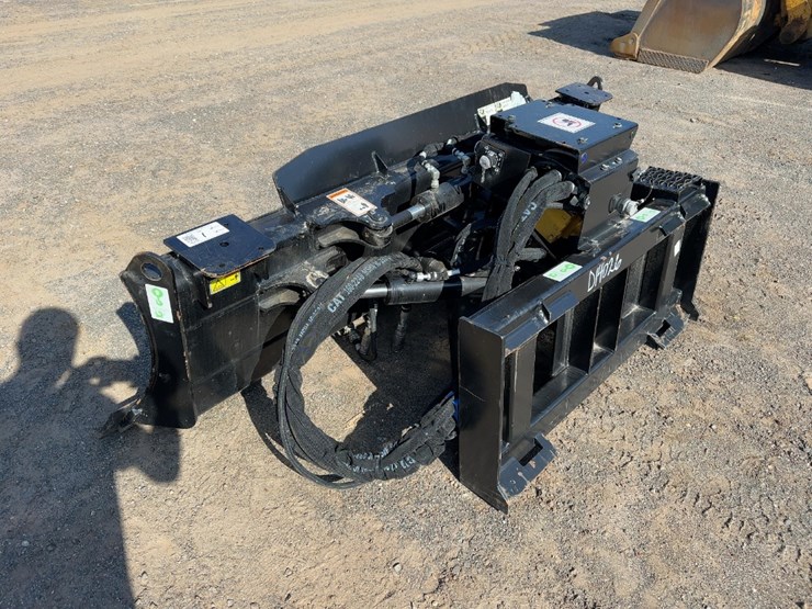 2022-caterpillar-90-image-2
