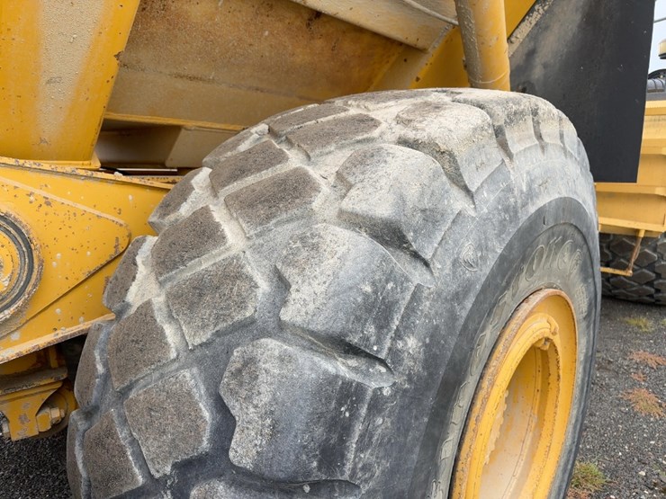 2001-deere-400c-image-7